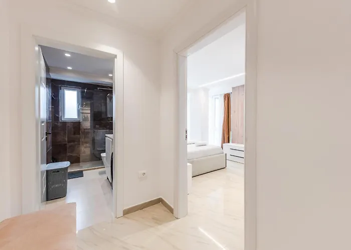 Mumba By טיראנה